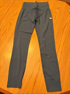 Vuori Isle Blue Daily Leggings